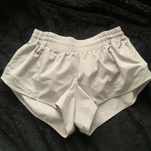 lululemon hotty hot low rise shorts, size 6